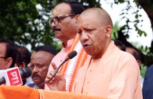 अटल जी का छह दशक का सार्वजनिक जीवन निर्विवाद और निष्कलंक रहाः सीएम योगी