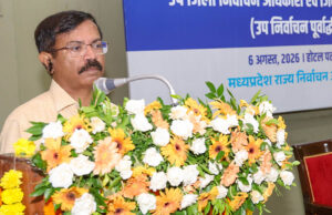 निर्वाचन कार्यों में छोटी सी लापरवाही अविश्वास का बन जाती है कारण : राज्य निर्वाचन आयुक्त श्रीवास्तव