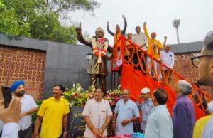 लखनऊ के चौक में फ्रेगरेंस पार्क का लोकार्पण, राजनाथ सिंह बोले- विकास लोगों के जीवन में महसूस होना चाहिए