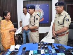 CG पुलिस ने लौटाए 60 लाख रुपये के 200 खोए मोबाइल, चेहरों पर लौटी मुस्कान