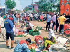 बकाया मंडी राशि नहीं चुकाने वाले सब्जी व्यापारियों पर कार्रवाई, दुकानें की गईं सील