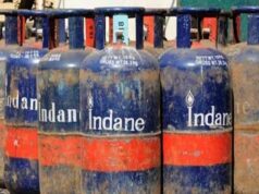 LPG Cylinder Price Cut: एलपीजी सिलेंडर ₹200 सस्ता, दिल्ली से कोलकाता तक बदले नए रेट