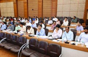 लोक निर्माण विभाग के सचिव ने सड़क एवं भवन निर्माण कार्यों की प्रगति की समीक्षा की