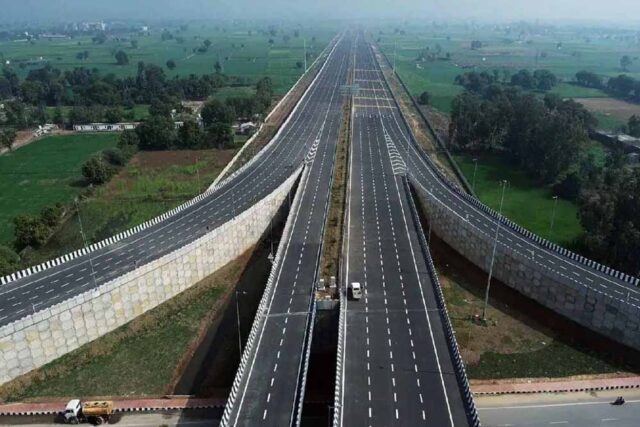 Road_Six_Lane_A_77_1.jpg