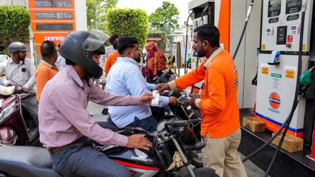 petrol_3A_36_2.jpg