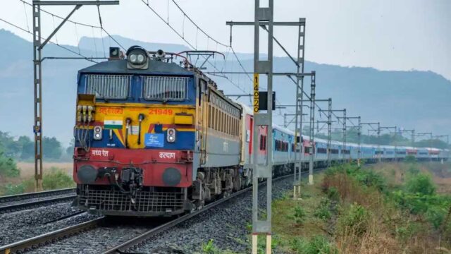 rail_Train_A_121_4.jpg