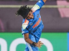 एशियन गेम्स में श्री चरणी का धमाल, 4 विकेट लेकर रचा इतिहास; बुमराह से भी बेहतर दिखा रिकॉर्ड