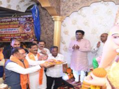 117 साल पुरानी गणेशोत्सव परंपरा में शामिल हुए CM साय, गोल बाजार में किए विघ्नहर्ता के दर्शन