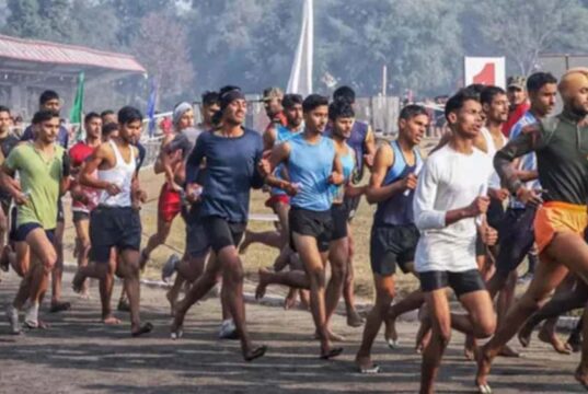 UP पुलिस भर्ती: 32,679 पदों के लिए PET 1 अक्टूबर से, जानें दौड़ का नियम