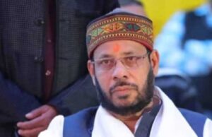 ब्राह्मणों की सहनशीलता को कमजोरी मत समझिए… सपा कार्यालय के बाहर लगी होर्डिंग पर मंत्री मनोज पांडेय का तीखा हमला