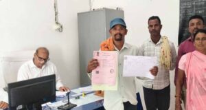रजिस्ट्री हुई और नामांतरण भी, किसान चंद्रशेखर को नहीं लगाने पड़े दफ्तर के चक्कर