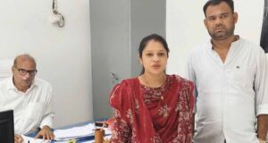 अपने नाम जमीन की रजिस्ट्री पर महिला किसान चंद्रकांता को 9,510 रुपये की राहत