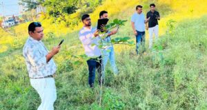 महिलाओं ने संवारा हरित अभियान, 2170 पौधों की अब जियो ट्रैकिंग से होगी निगरानी
