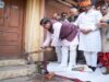 मुख्यमंत्री डॉ. यादव ने खुद अपने पैतृक मकान पर गेती चलाकर सिंहस्थ के लिए सड़क चौड़ीकरण कार्य के लिए प्रस्तुत किया अद्वितीय उदाहरण