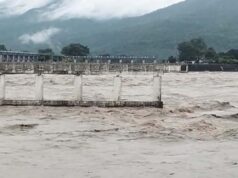 यूपी में भारी बारिश से उफनी नदियां, 7 जिलों में बाढ़ का अलर्ट
