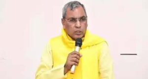 राजभर ने अखिलेश से पूछा- कांग्रेस के खिलाफ बोलने की परमिशन आपने दी या चच्चू आत्मनिर्भर हो गए?