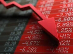 Share Market Crash: बाजार में मचा हाहाकार, सेंसेक्स 700 अंक लुढ़का, निफ्टी भी धड़ाम