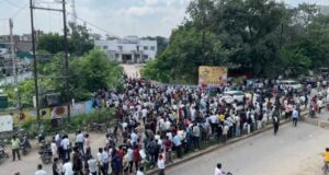 मुरैना के जौरा में पुलिस पिटाई के आरोप पर भड़का जनआक्रोश, विधायक संग सड़कों पर उतरे व्यापारी