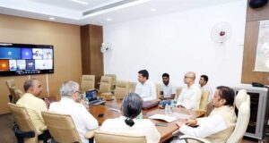 चिकित्सकों में सेवा और संवेदनशीलता का भाव स्वास्थ्य सेवाओं के विधिवत प्रदाय के लिए अहम : उप मुख्यमंत्री शुक्ल