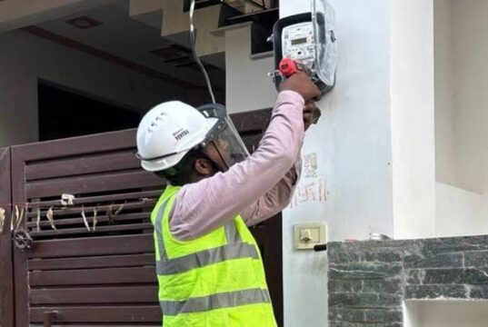 बिजली विभाग के आउटसोर्स कर्मचारियों को राहत, फिट रहने पर 60 साल तक कर सकेंगे नौकरी