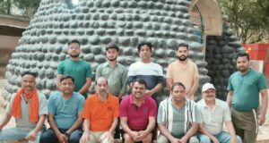 बजरंग भक्त मंडल ने की 900 किलो हरे चारे की सेवा, शरद पूर्णिमा पर आज होगा 51 किलो दूध की खीर का वितरण