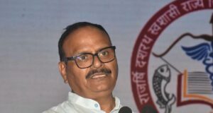 अखिलेश के अयोध्या दौरे पर डिप्टी सीएम ब्रजेश पाठक का हमला, बोले- ‘सपा को सनातन संस्कृति से कोई लेना-देना नहीं’