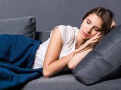 सोते समय लोग क्यों करते हैं बड़बड़ाना? जानें Sleep Talking के पीछे की वजह और कब सतर्क होना जरूरी