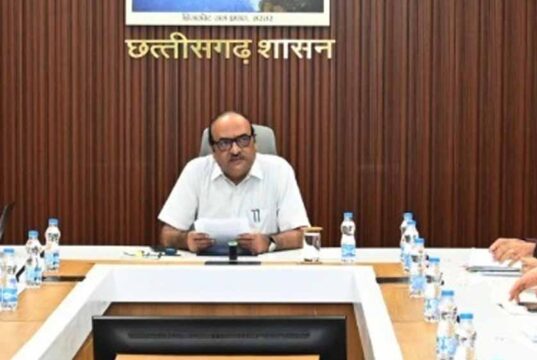 सीएम हेल्पलाइन में दर्ज शिकायतों का गंभीरता से निराकरण करें- मुख्य सचिव विकासशील