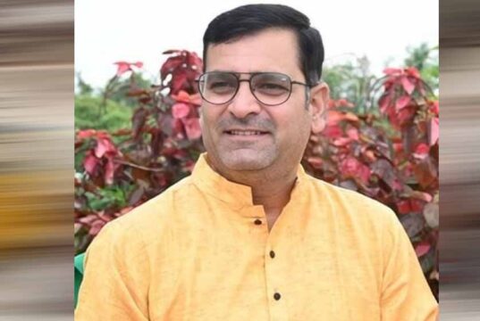पारिवारिक हकत्याग की रजिस्ट्री में अभिलाष को मिली 46,846 रुपये की राहत, बचत की पूरी राशि बहनों को दी उपहार में