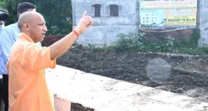 बाढ़ प्रभावित इलाकों में सफाई अभियान तेज, योगी सरकार का जलनिकासी और स्वास्थ्य सुरक्षा पर जोर