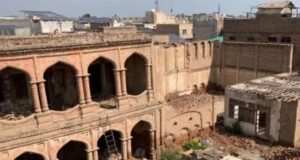 पाकिस्तान में ऐतिहासिक रामलीला मंदिर सील, तोड़फोड़ और कमर्शियल प्लाजा बनाने पर विवाद