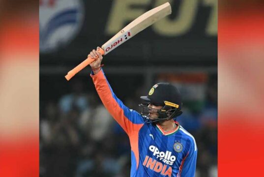 अभिषेक शर्मा ने T20I में रचा इतिहास, छक्कों के मामले में सूर्यकुमार यादव को पछाड़ा