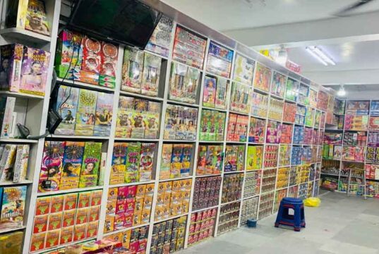 भोपाल के हलालपुरा पटाखा बाजार पर कार्रवाई की तैयारी, स्टे हटते ही होगा शिफ्ट