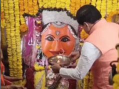 उज्जैन के 40 मंदिरों में मदिरा का भोग, आरती के बाद ढोल-नगाड़ों के साथ निकला दल