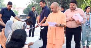 संवेदनशील व्यवहार के साथ करें हर पीड़ित की सहायता: सीएम योगी