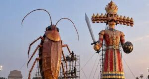 दिल्ली की रामलीला में जलेगा 30 फुट ऊंचा कॉकरोच का पुतला, सोशल मीडिया पर छिड़ी बहस