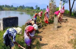 माटी में रोजगार- प्रतिदिन 300 रुपए की मजदूरी से श्रमिक परिवारों को मिला मजबूत आर्थिक आधार, पलायन पर लगी रोक