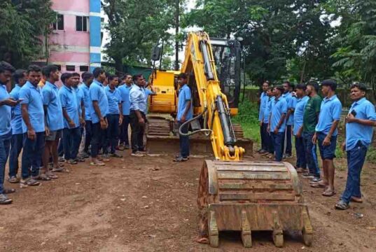 बस्तर के 2,323 पुनर्वासितों को मिला कौशल प्रशिक्षण, आत्मनिर्भर बनने की राह हुई आसान