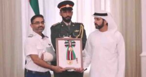 कॉकपिट में हमले के बाद भी डटे रहे भारतीय पायलट स्मित मछार, UAE ने बहादुरी के लिए किया सम्मानित
