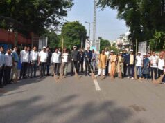 राज्यपाल डेका ने गांधी जयंती पर की साफ-सफाई