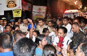 कोलकाता दुर्गा पूजा पंडाल में भगदड़ के बाद बड़ा फैसला, सुरक्षा जांच के लिए बनेगी उच्चस्तरीय समिति