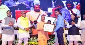 लखनऊ में छात्रवृत्ति वितरण कार्यक्रम, मंत्री दानिश आजाद अंसारी ने युवाओं के लिए बताया महत्वपूर्ण