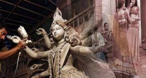 दुर्गा प्रतिमा में क्यों मिलाई जाती है रेड लाइट एरिया की मिट्टी? जानिए बंगाल की अनोखी परंपरा