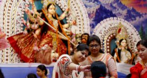 बांग्लादेश में इस बार धूमधाम से मनी दुर्गा पूजा, हिंदू समुदाय ने सरकार की सुरक्षा व्यवस्था को सराहा