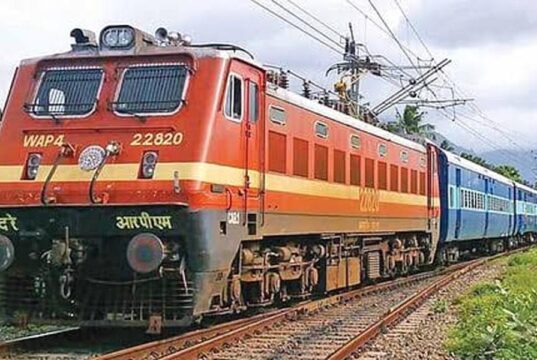 छपरा मेल के AC कोच में सांप की खबर से मची अफरातफरी, तलाशी में निकला चूहा; 10 मिनट रुकी ट्रेन