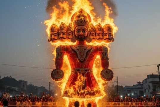 दशहरा 2026: आज रावण दहन का शुभ मुहूर्त, जानें शस्त्र पूजा का सही समय