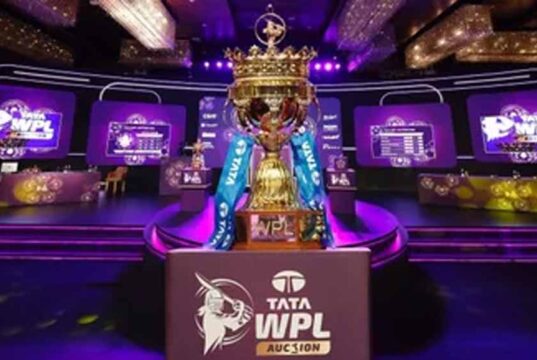 WPL 2027 Auction: मुंबई इंडियंस के पास सिर्फ 90 लाख रुपये, 6 खिलाड़ियों को खरीदने के लिए बनानी होगी खास रणनीति