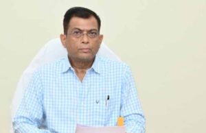 नगर पालिका एव त्रिस्तरीय पंचायत के आगामी आम/उप निर्वाचन माह दिसम्बर 2026 की तैयारियों को लेकर निर्वाचन आयुक्त ने संबंधित विभागों की समीक्षा बैठक ली