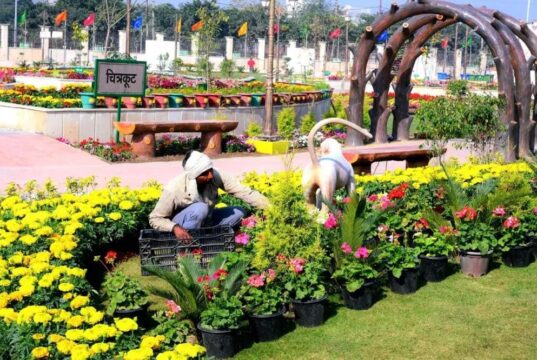 बरेली में नवरात्र से खुलेगी रामायण वाटिका, 51 फीट ऊंची श्रीराम प्रतिमा बनेगी मुख्य आकर्षण