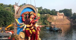 हैदराबाद में दुर्गा विसर्जन जुलूस पर अंडा फेंकने से बवाल, विरोध-प्रदर्शन के बाद बढ़ा तनाव
